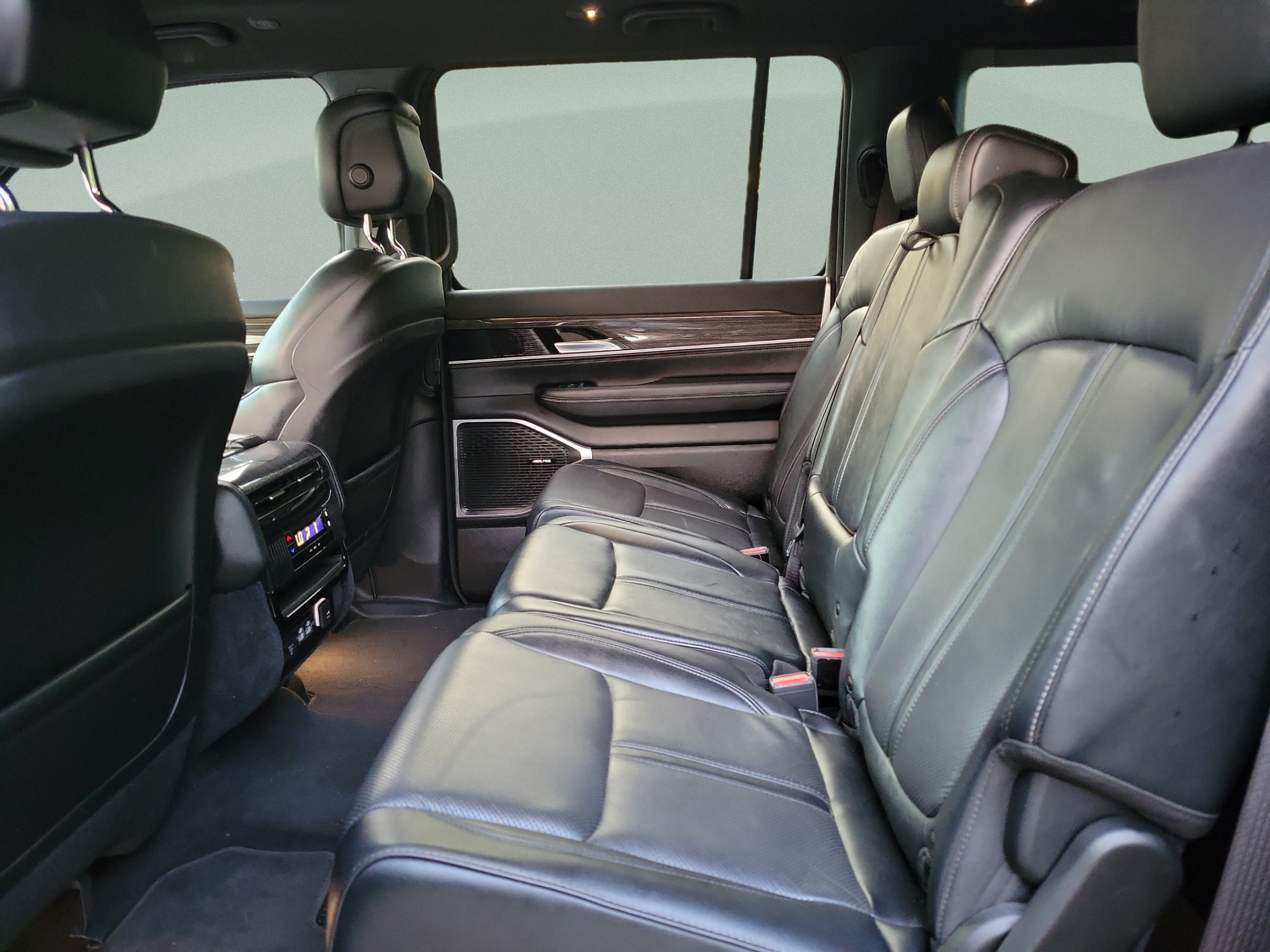 Used 2022 Jeep Wagoneer Series II w/ Premium Group I RWD image 6