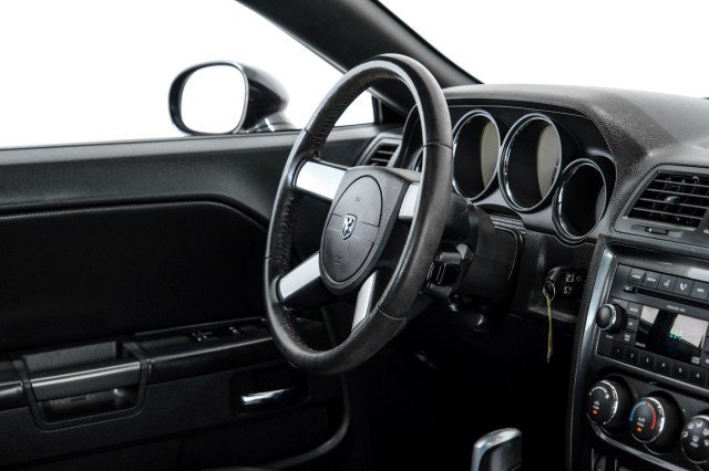 Used 2009 Dodge Challenger R/T RWD image 12