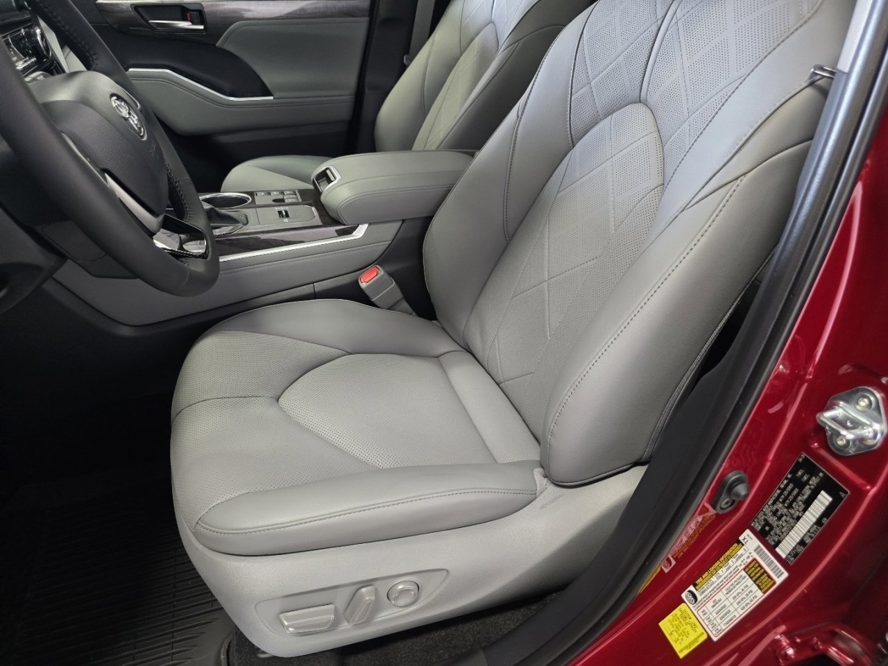 New 2026 Toyota Highlander Platinum AWD/4WD image 24