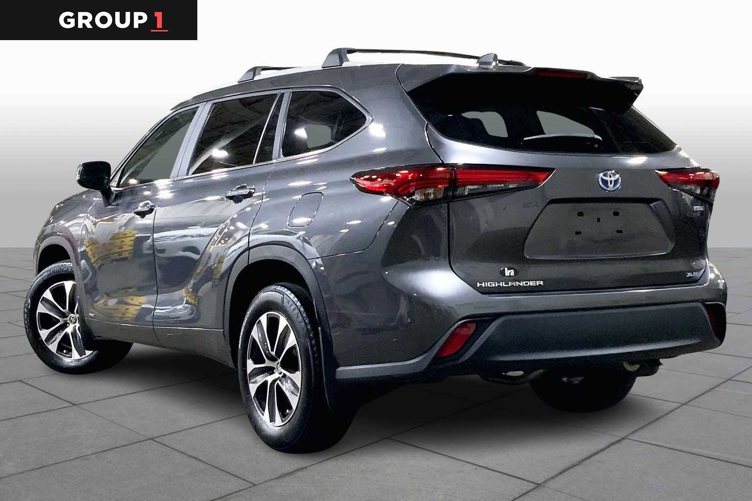 Used 2023 Toyota Highlander XLE image 12