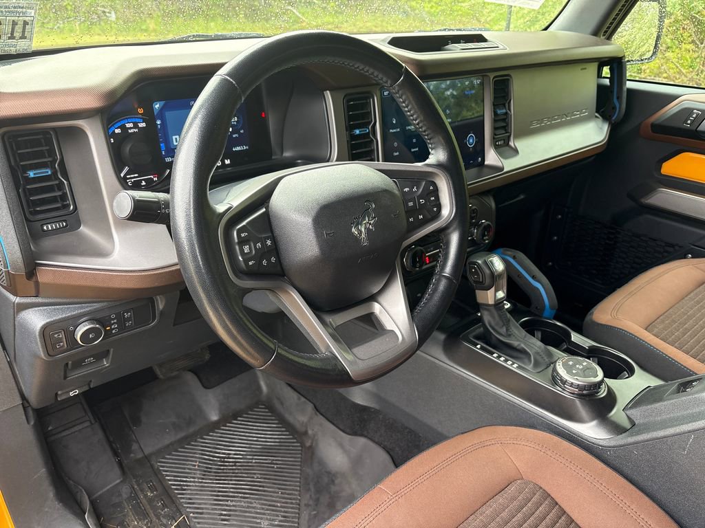 Used 2022 Ford Bronco Outer Banks AWD/4WD image 3