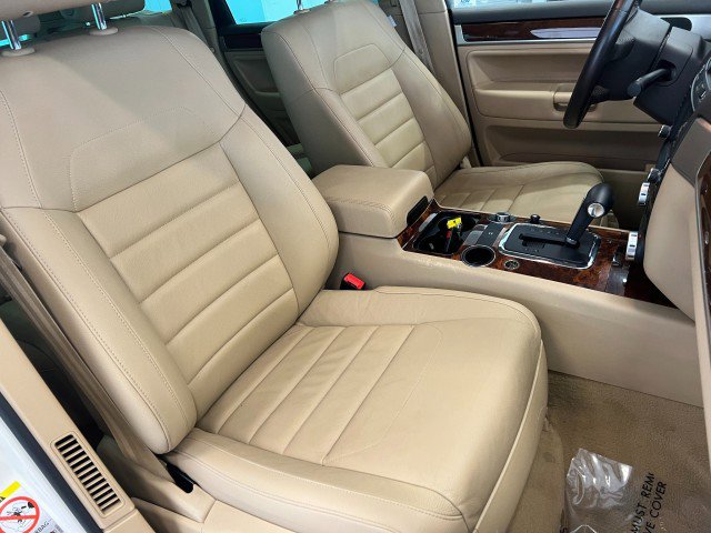 Used 2009 Volkswagen Touareg VR6 image 15