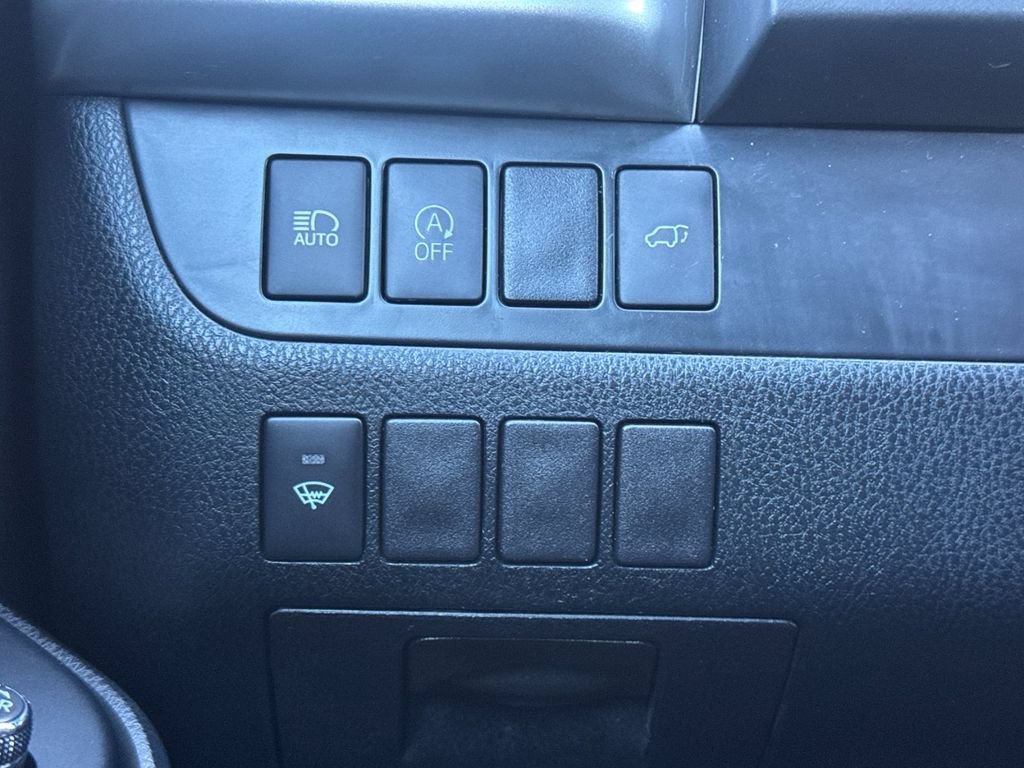 Used 2019 Toyota Highlander SE AWD/4WD image 35