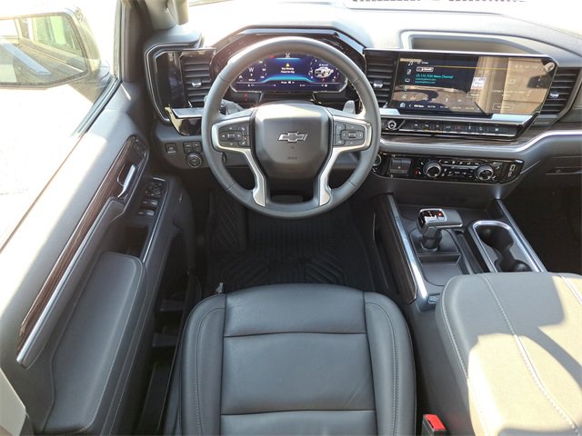 Used 2025 Chevrolet Silverado 1500 LT Trail Boss w/ Convenience Package II image 8