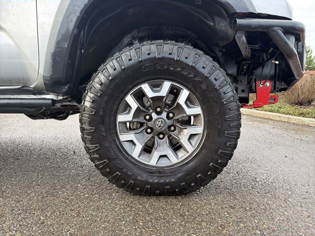 Used 2021 Toyota Tacoma TRD Off-Road AWD/4WD image 13