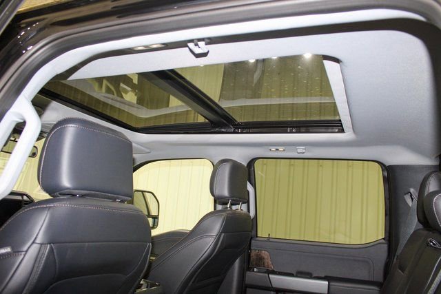 Used 2025 Ford F350 Lariat w/ Black Appearance Package image 12