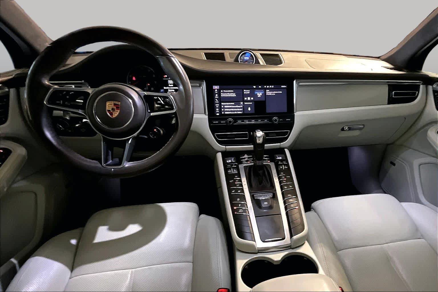 Used 2020 Porsche Macan Turbo AWD/4WD image 13
