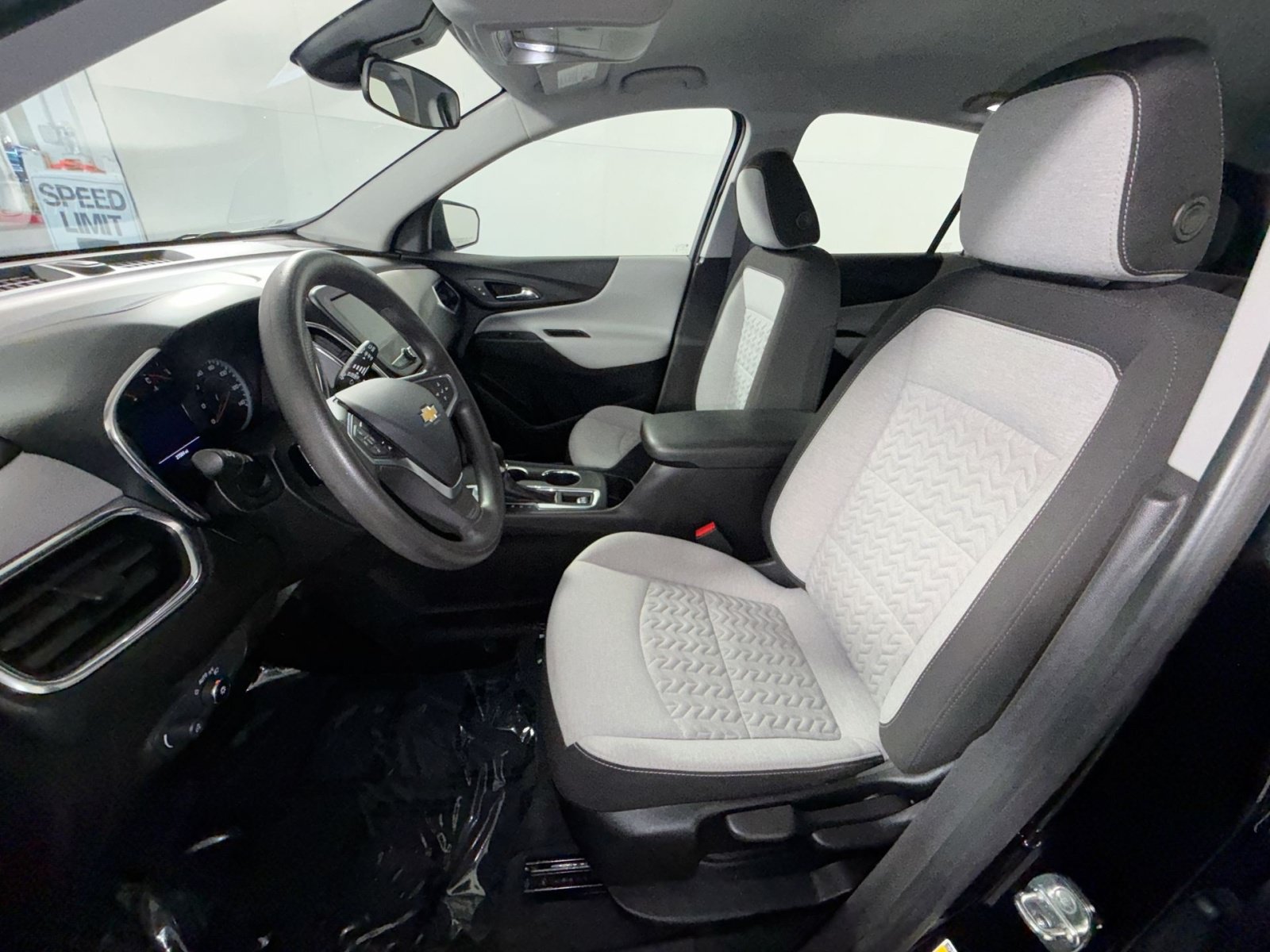 Used 2023 Chevrolet Equinox LS w/ Driver Confidence II Package AWD/4WD image 13