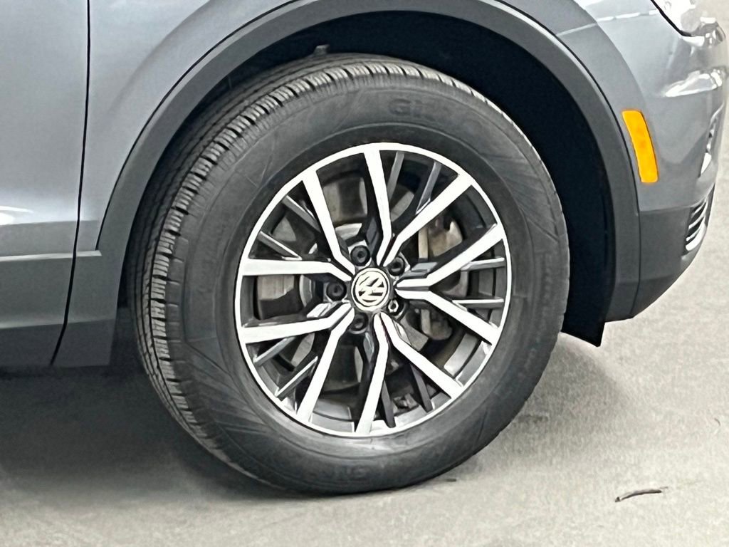 Used 2020 Volkswagen Tiguan SE image 40