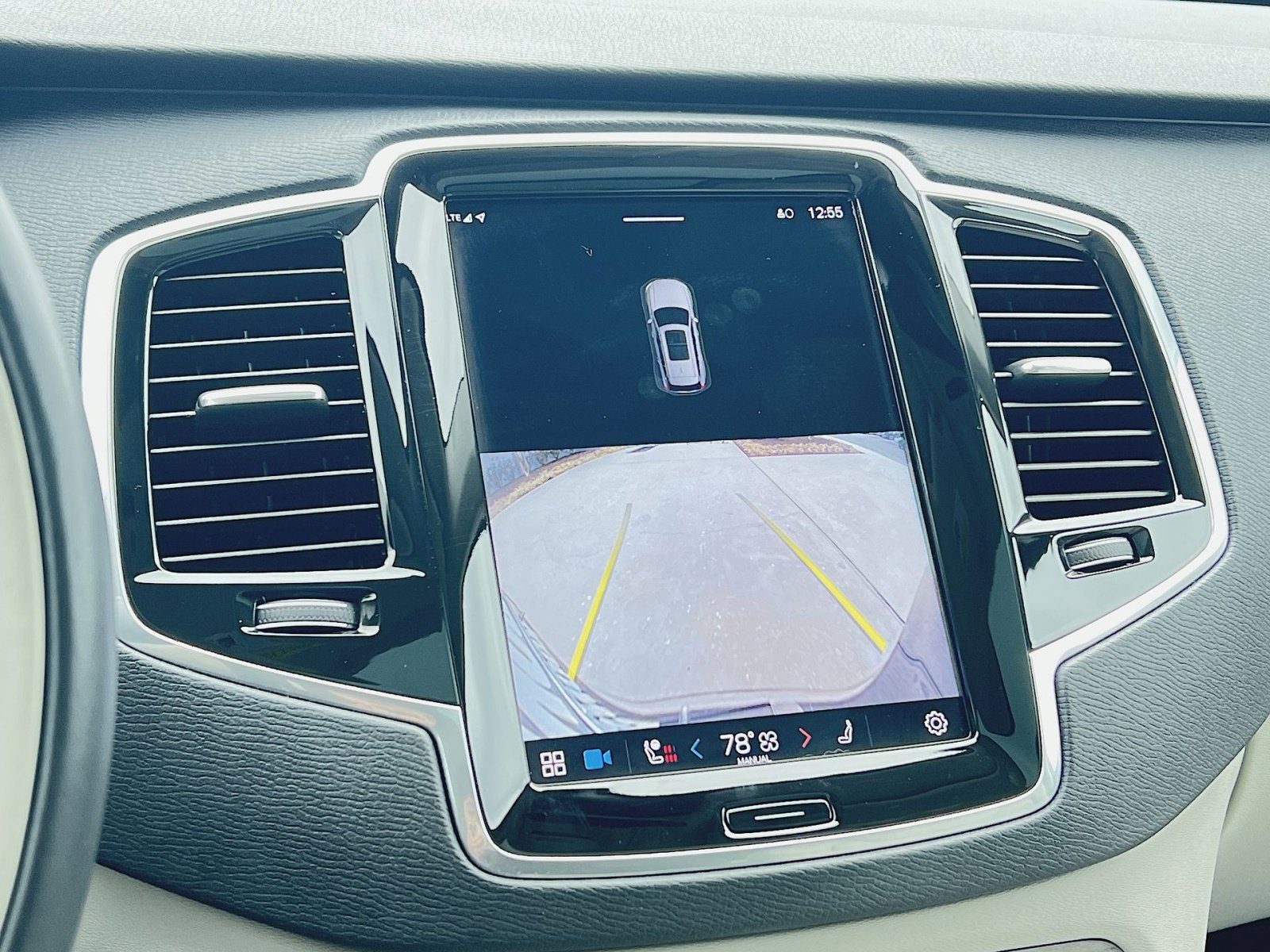 Used 2023 Volvo XC90 B6 Plus w/ Protection Package Premier image 19