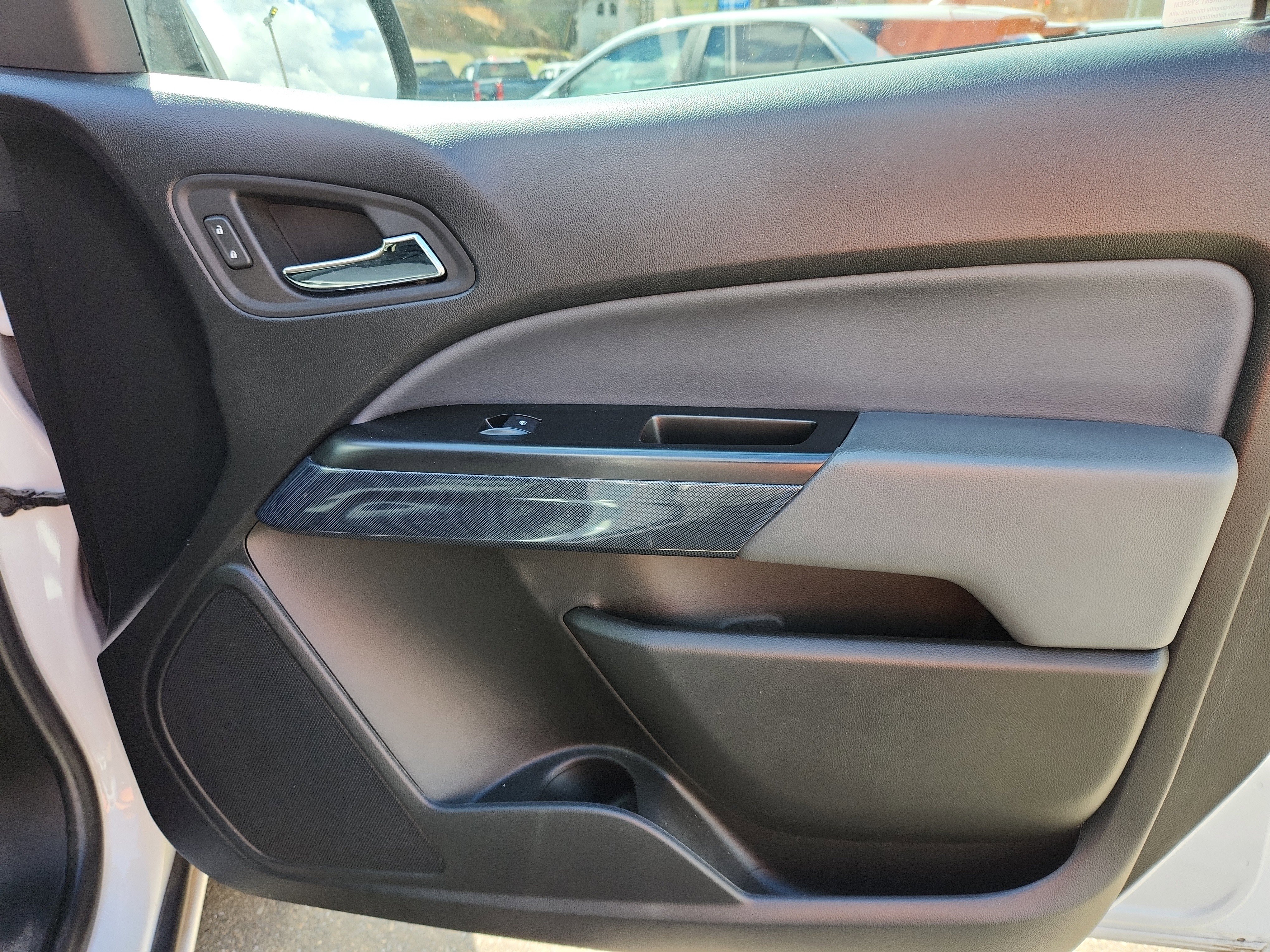 Used 2022 Chevrolet Colorado Z71 image 45