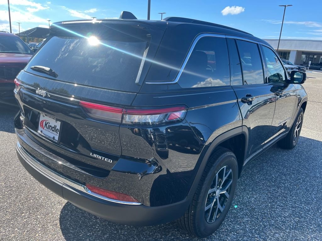 New 2025 Jeep Grand Cherokee Limited w/ Trailer Tow Package image 27