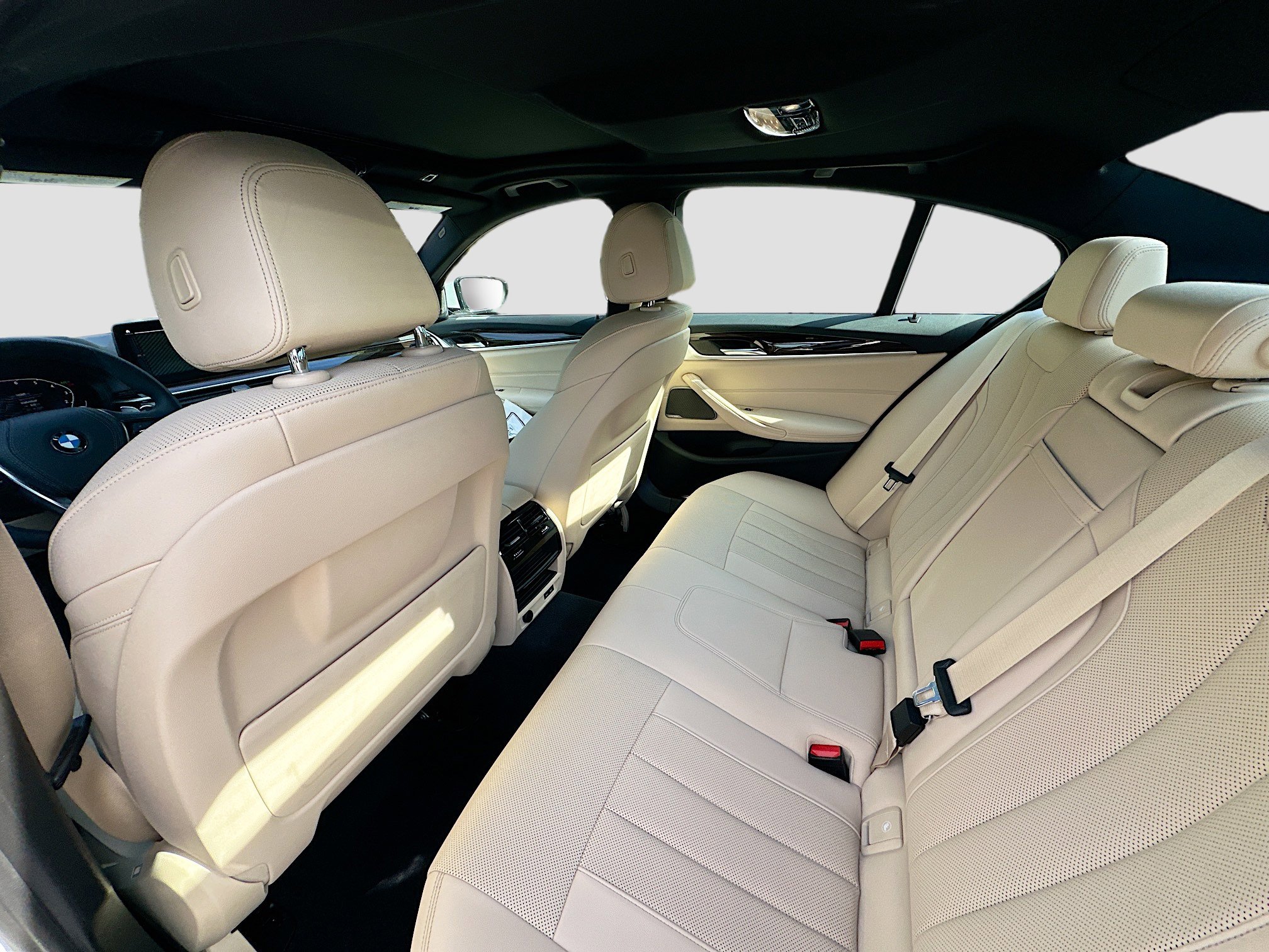 Certified 2023 BMW 530i w/ Premium Package image 27