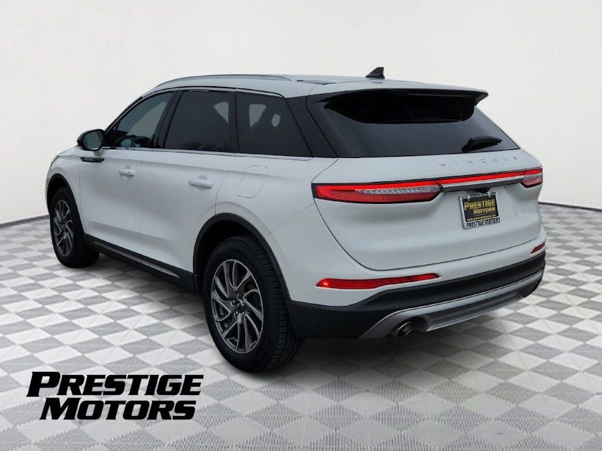 Used 2022 Lincoln Corsair AWD w/ Equipment Group 101A image 5