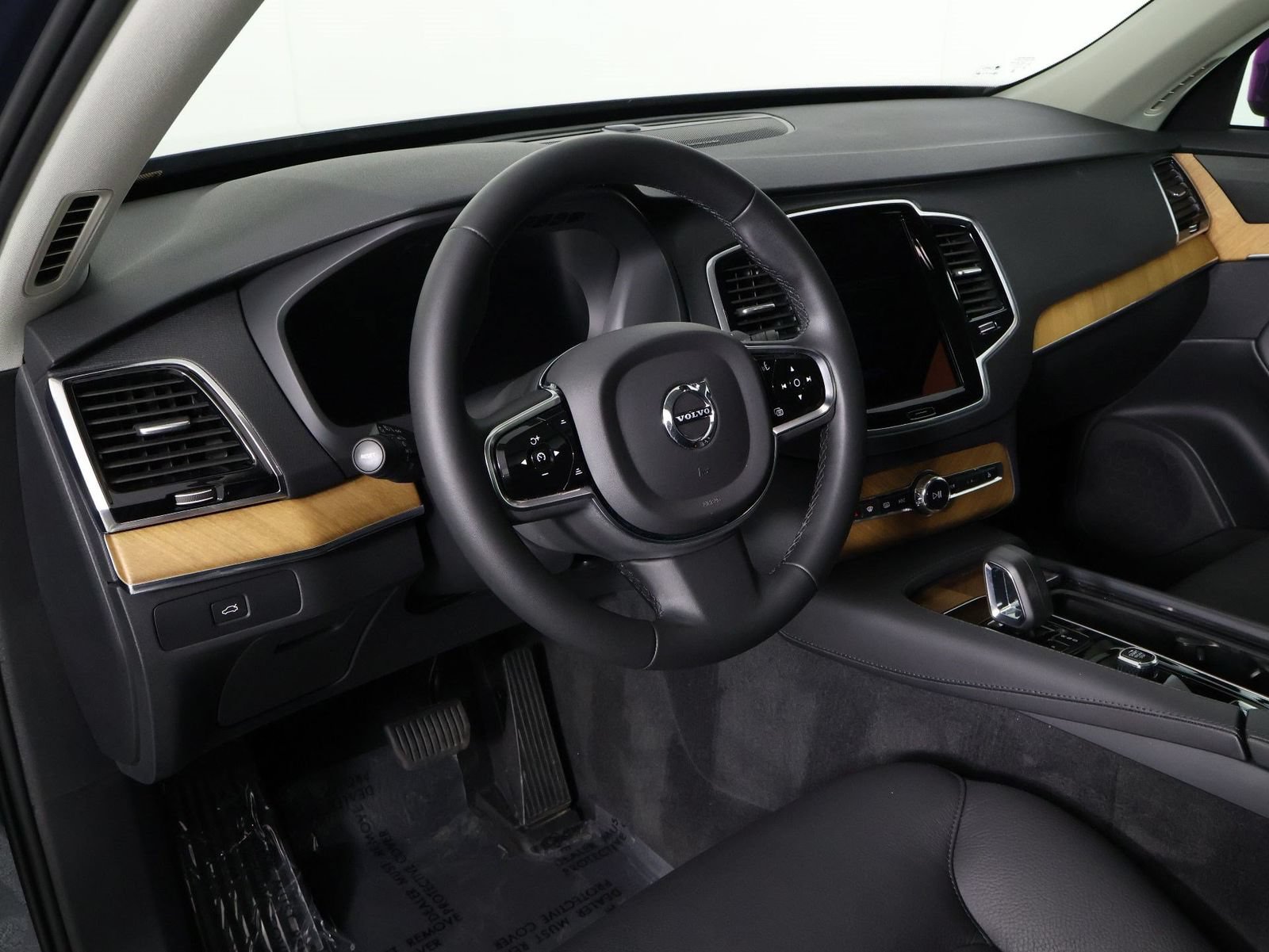 Certified 2023 Volvo XC90 B6 Plus AWD/4WD image 14