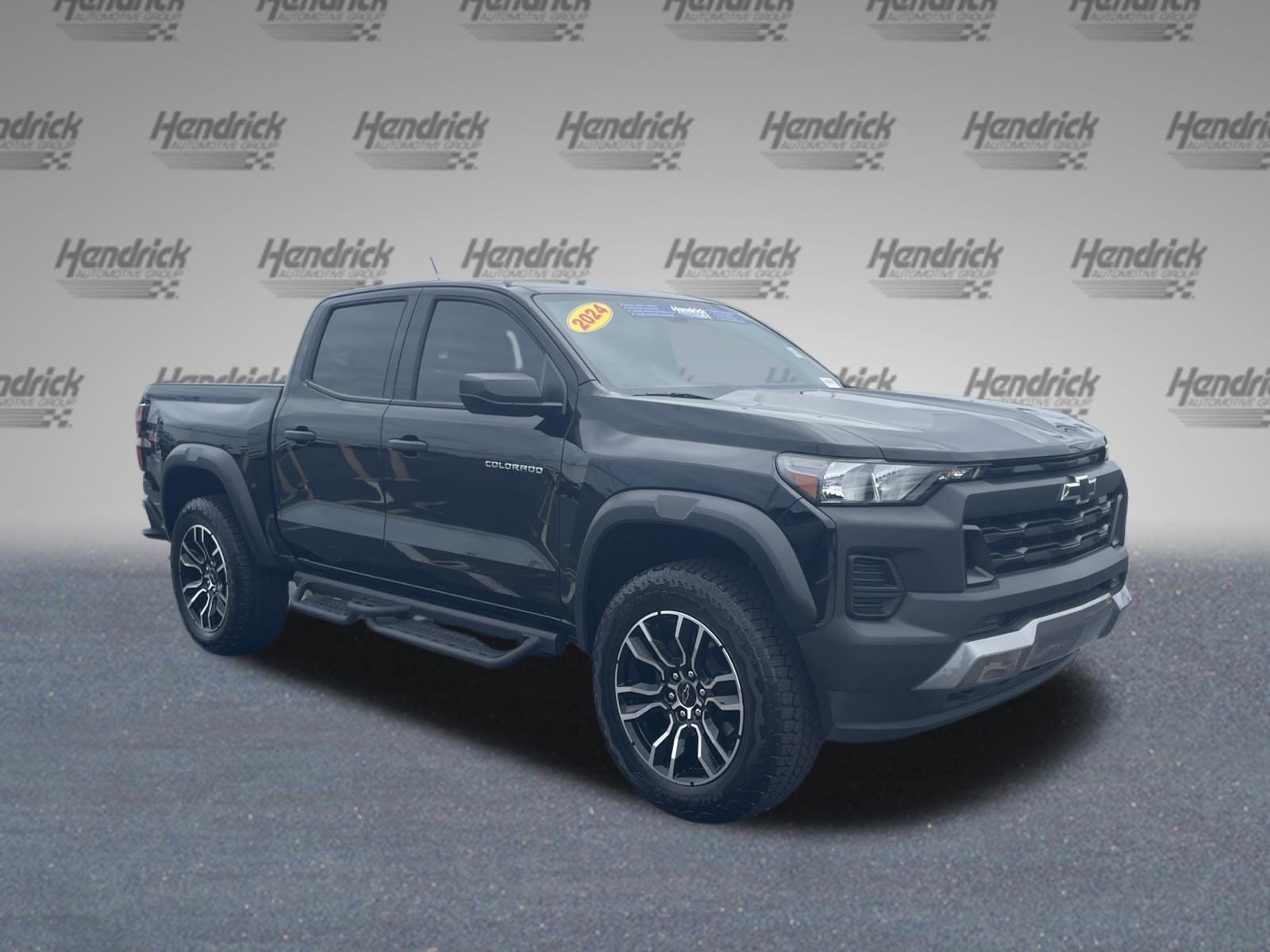 Used 2024 Chevrolet Colorado Trail Boss w/ LPO, Dark Essentials Package AWD/4WD image 2
