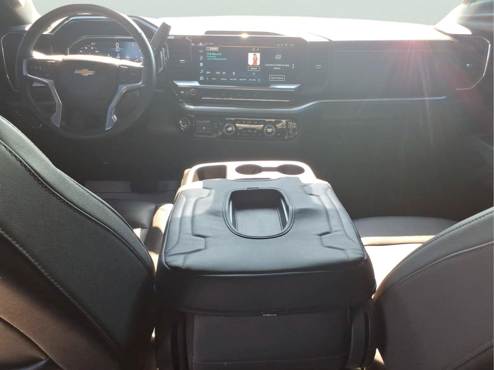 Used 2025 Chevrolet Silverado 1500 LT AWD/4WD image 14