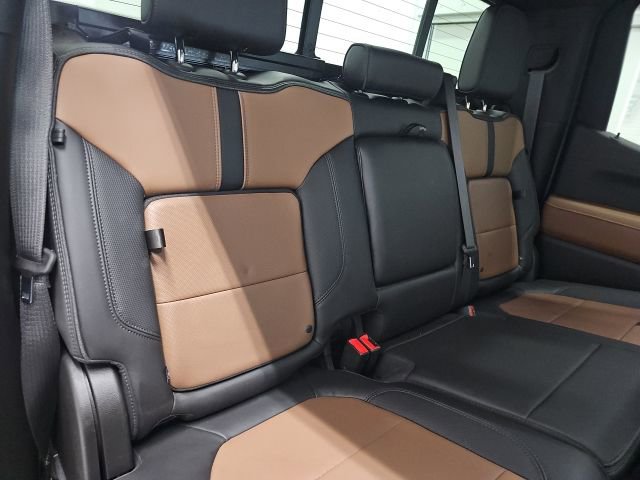 Used 2022 Chevrolet Silverado 1500 High Country w/ Technology Package image 16