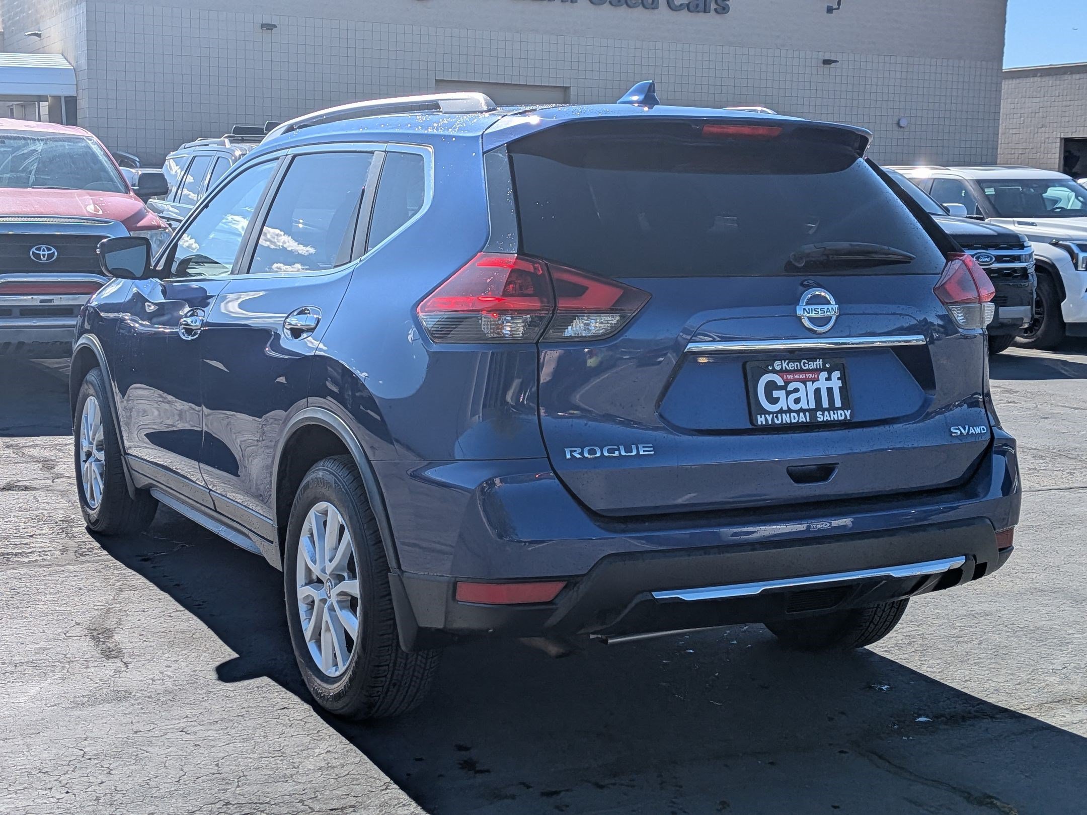 Used 2018 Nissan Rogue SV AWD/4WD image 8