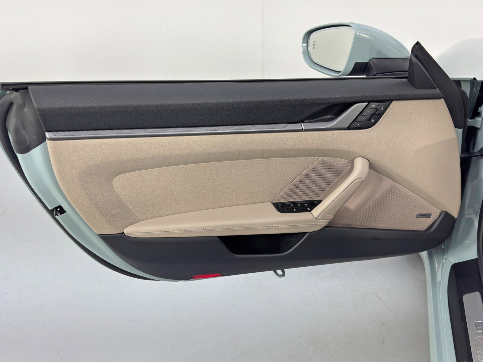 Used 2025 Porsche 911 Carrera RWD image 44