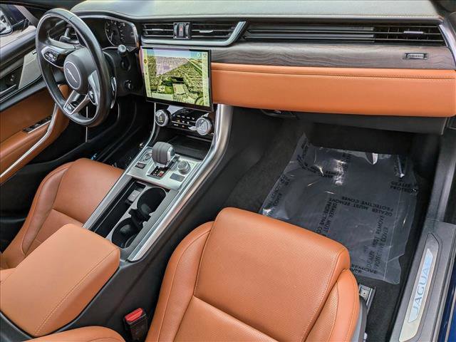 Used 2022 Jaguar XF R-Dynamic SE image 23