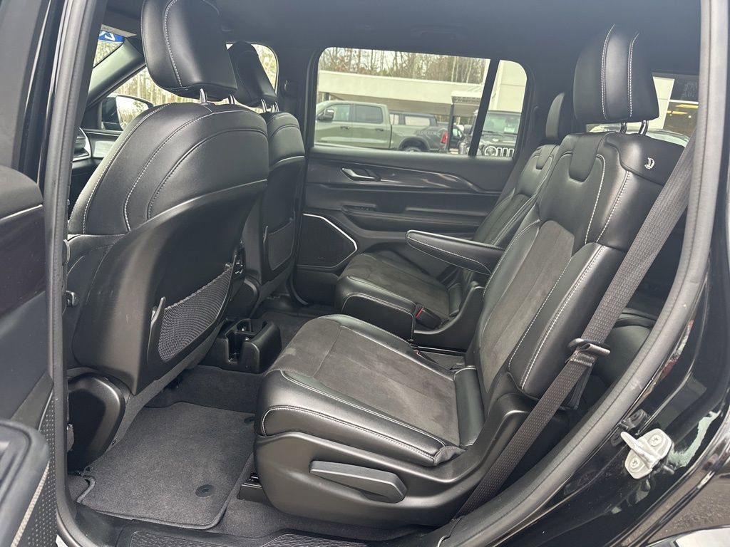 Used 2022 Jeep Grand Cherokee L Laredo image 29