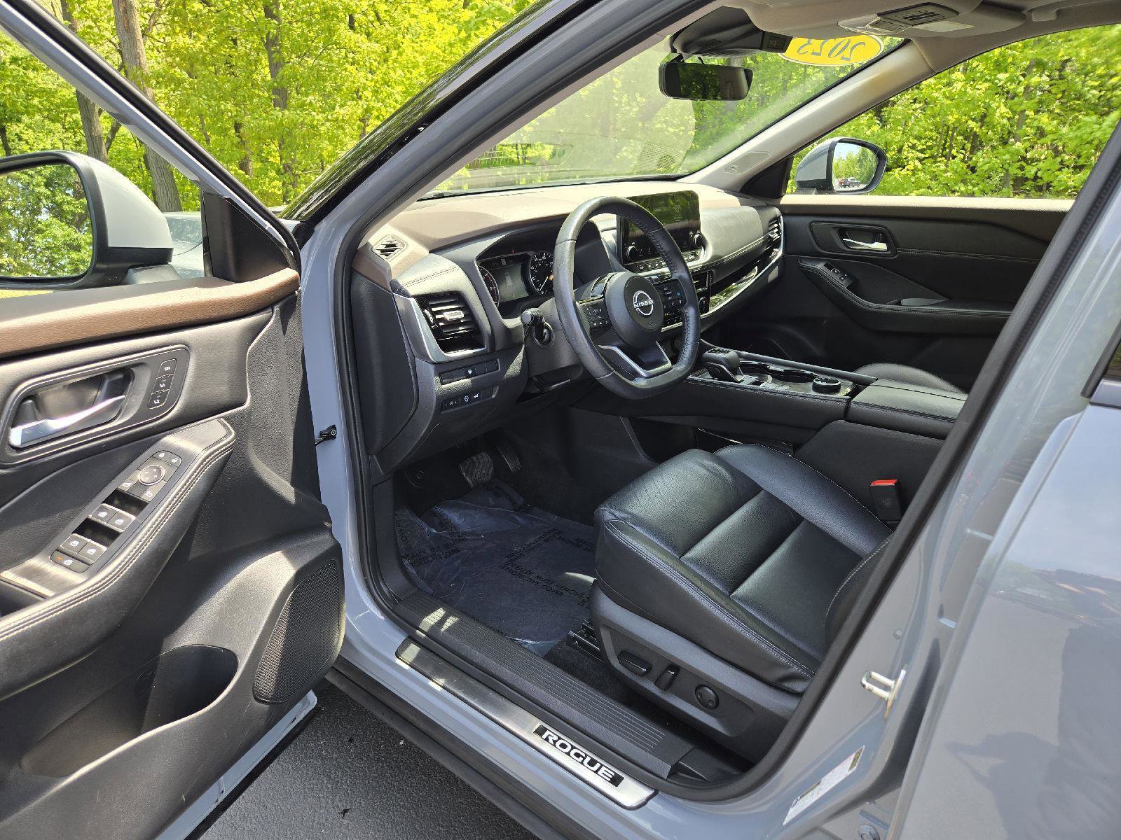 Used 2023 Nissan Rogue SL w/ SL Premium Package AWD/4WD image 12