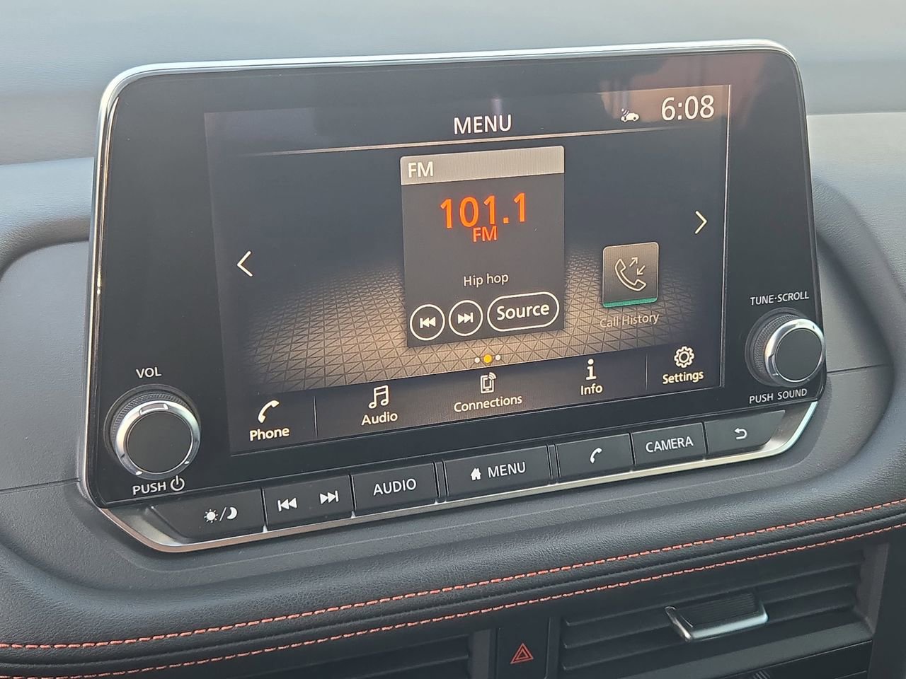 Certified 2025 Nissan Rogue SV image 23