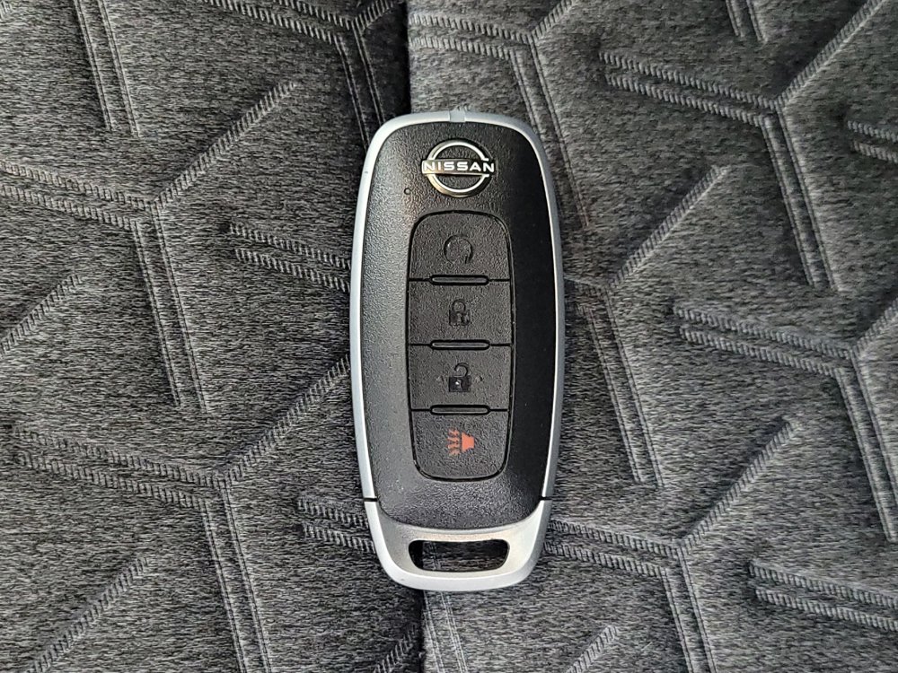 Used 2025 Nissan Kicks SV w/ SV Premium Package FWD image 32