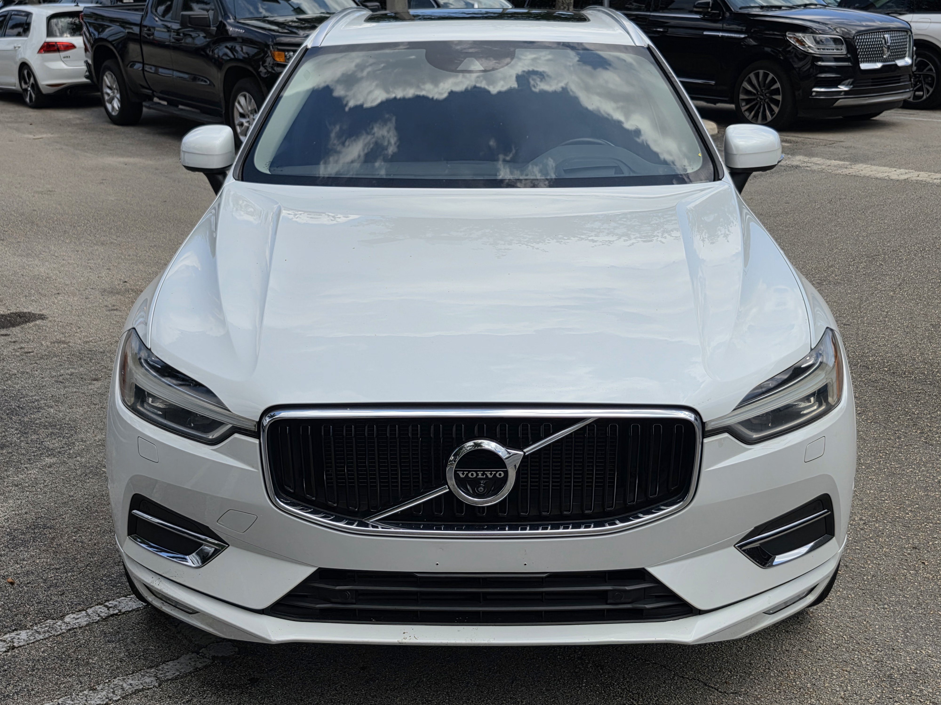 Used 2018 Volvo XC60 T6 Momentum w/ Advanced Package AWD/4WD image 2