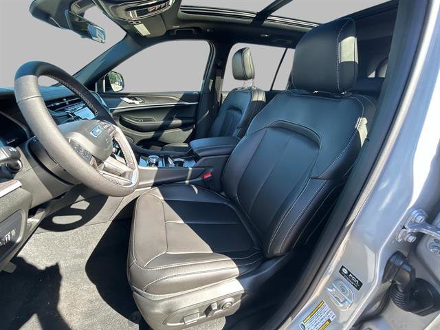 New 2025 Jeep Grand Cherokee Limited image 9