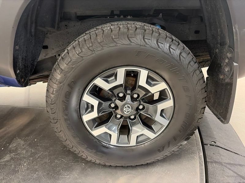 Used 2022 Toyota Tacoma TRD Off-Road w/ Technology Package AWD/4WD image 37