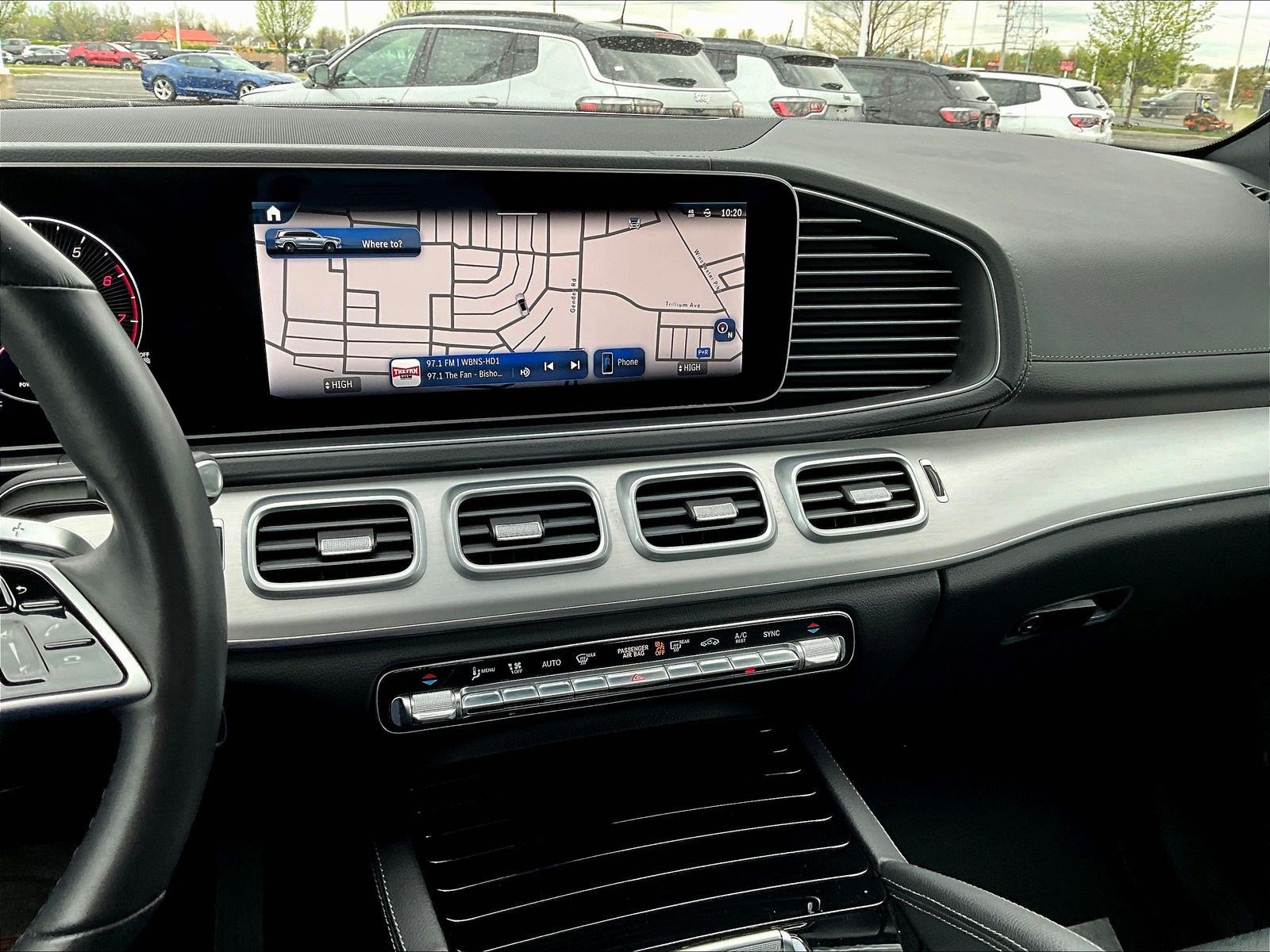 Used 2025 Mercedes-Benz GLS 450 4MATIC image 14