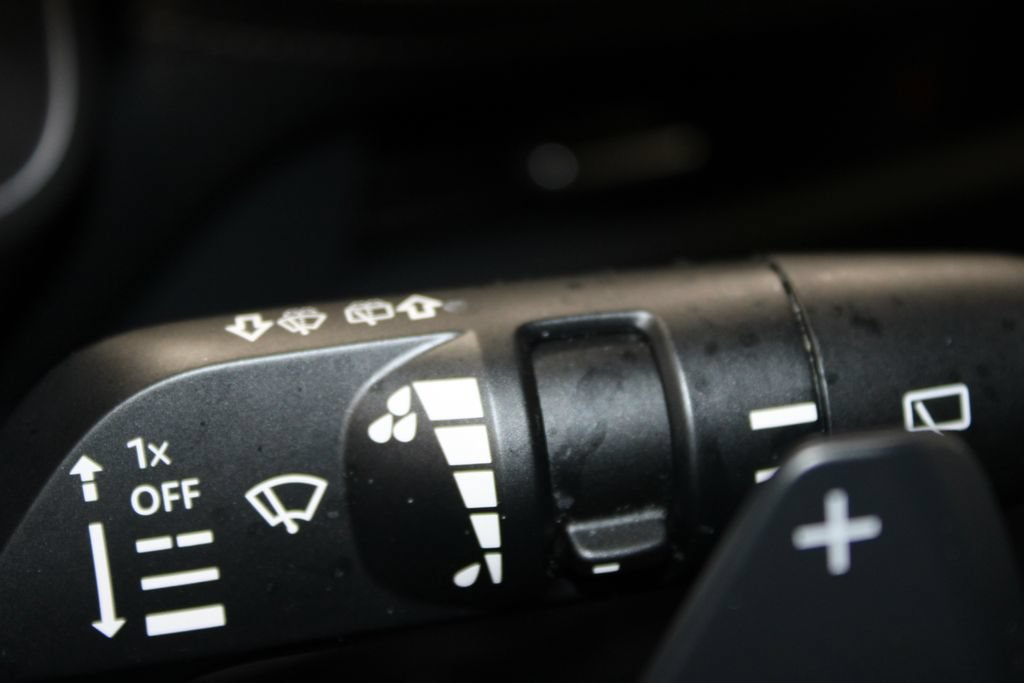 Used 2023 Nissan Rogue SV AWD/4WD image 43