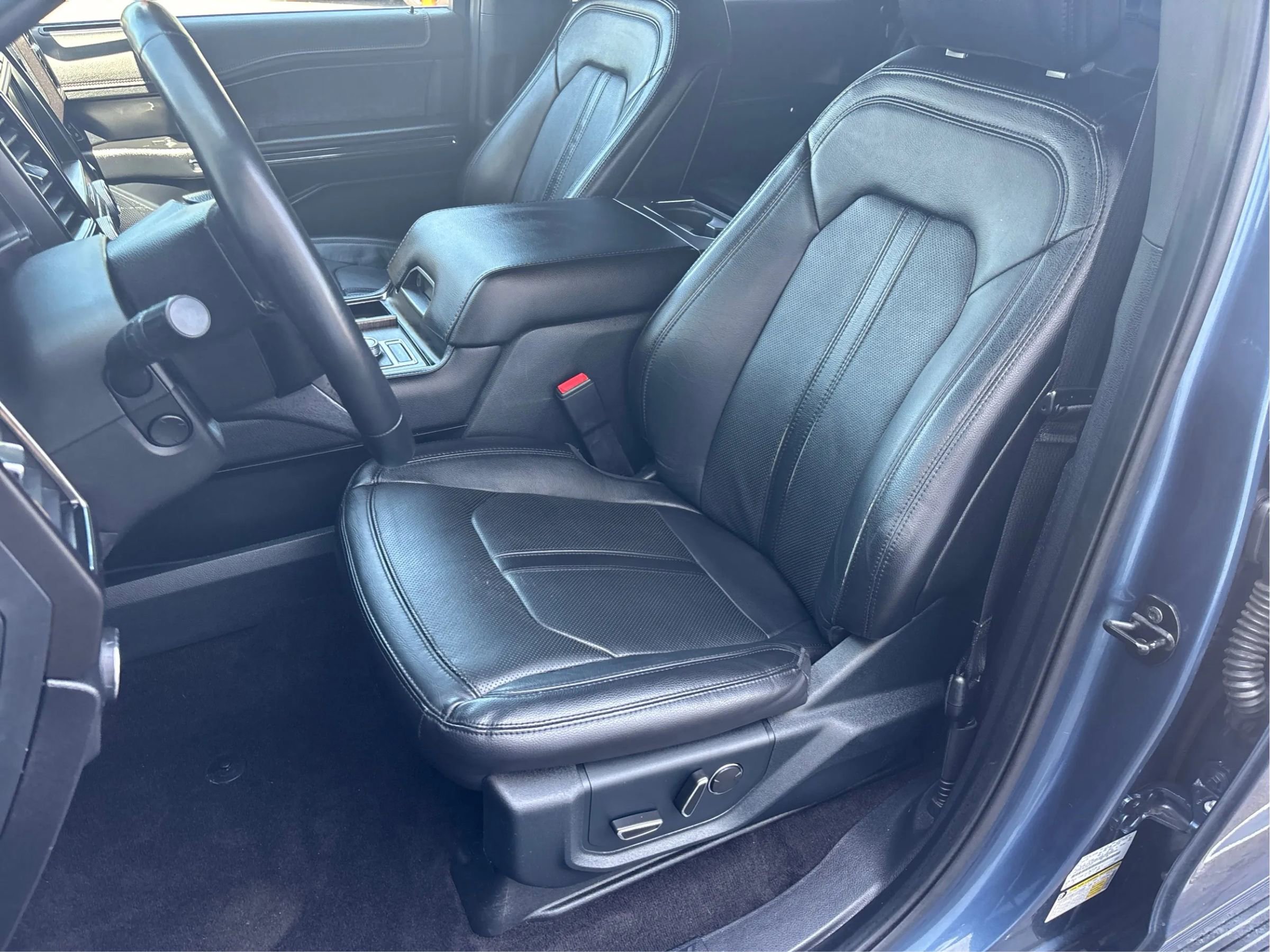 Used 2020 Ford Expedition Limited w/ Equipment Group 301A image 13