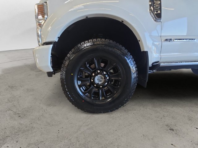Used 2022 Ford F350 Platinum w/ Tremor Off-Road Package AWD/4WD image 9