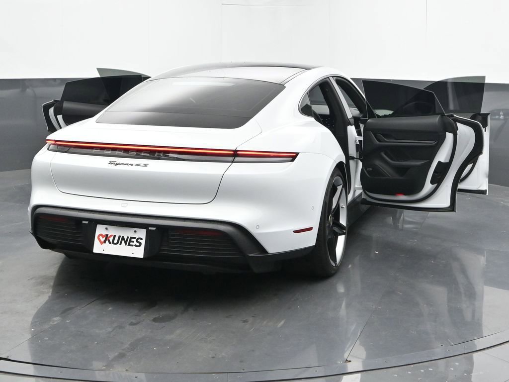 Used 2020 Porsche Taycan 4S image 59