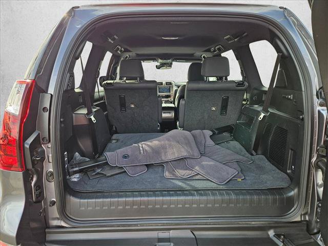 Used 2021 Lexus GX 460 Premium w/ Accessory Package AWD/4WD image 6