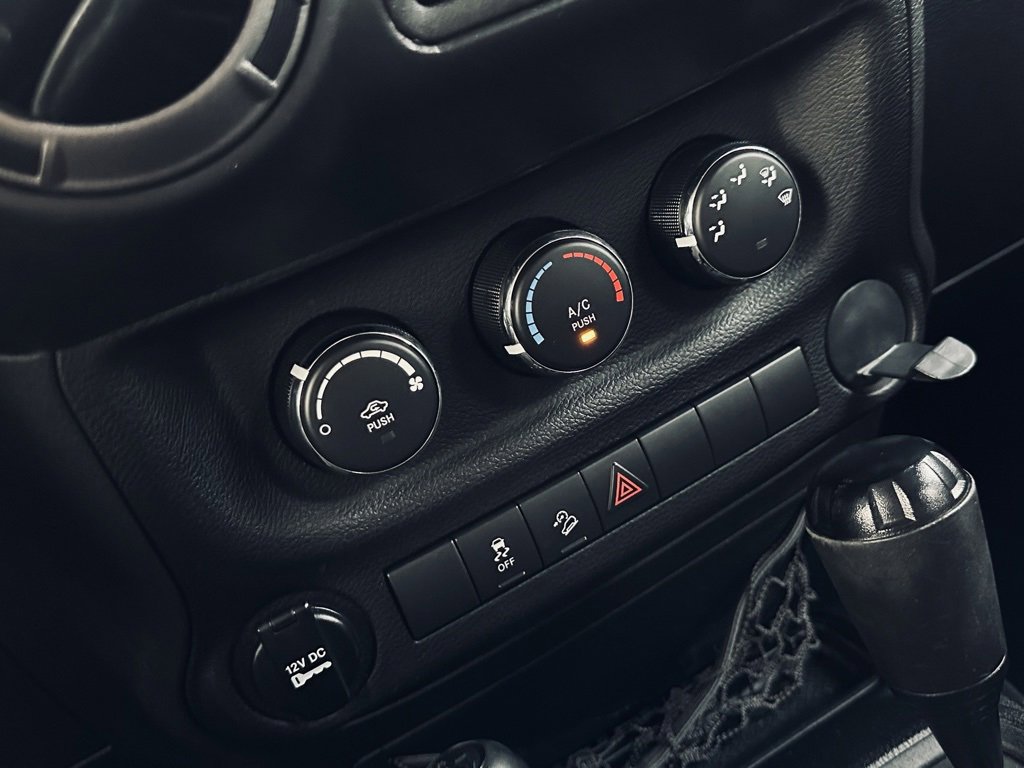 Used 2013 Jeep Wrangler Unlimited Sport image 15