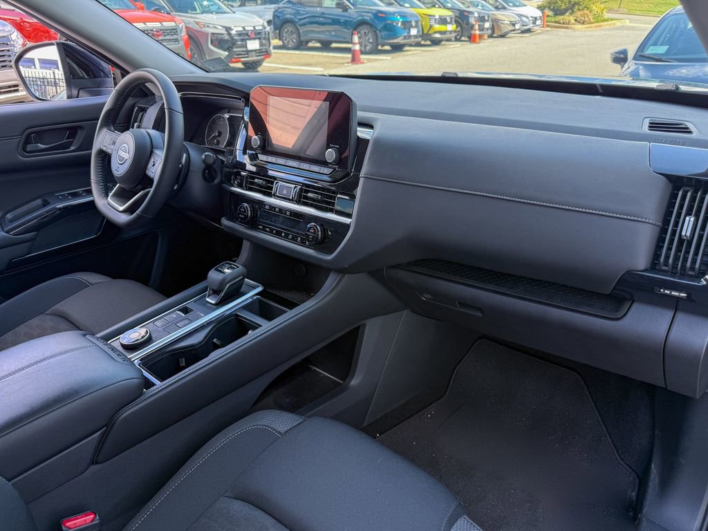 Certified 2025 Nissan Pathfinder SV image 8