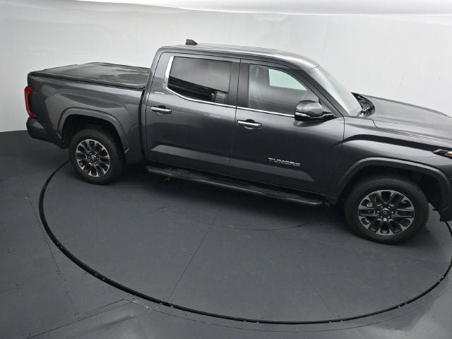 Used 2025 Toyota Tundra Limited AWD/4WD image 33