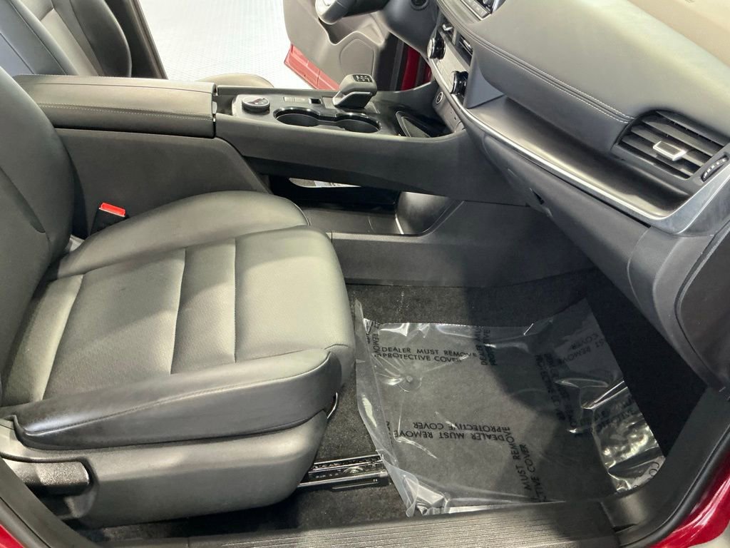 Used 2023 Nissan Rogue SV w/ SV Premium B Package image 15