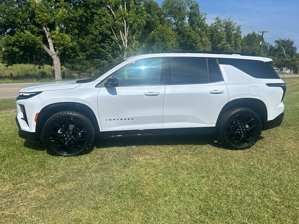 Used 2026 Chevrolet Traverse RS FWD image 7