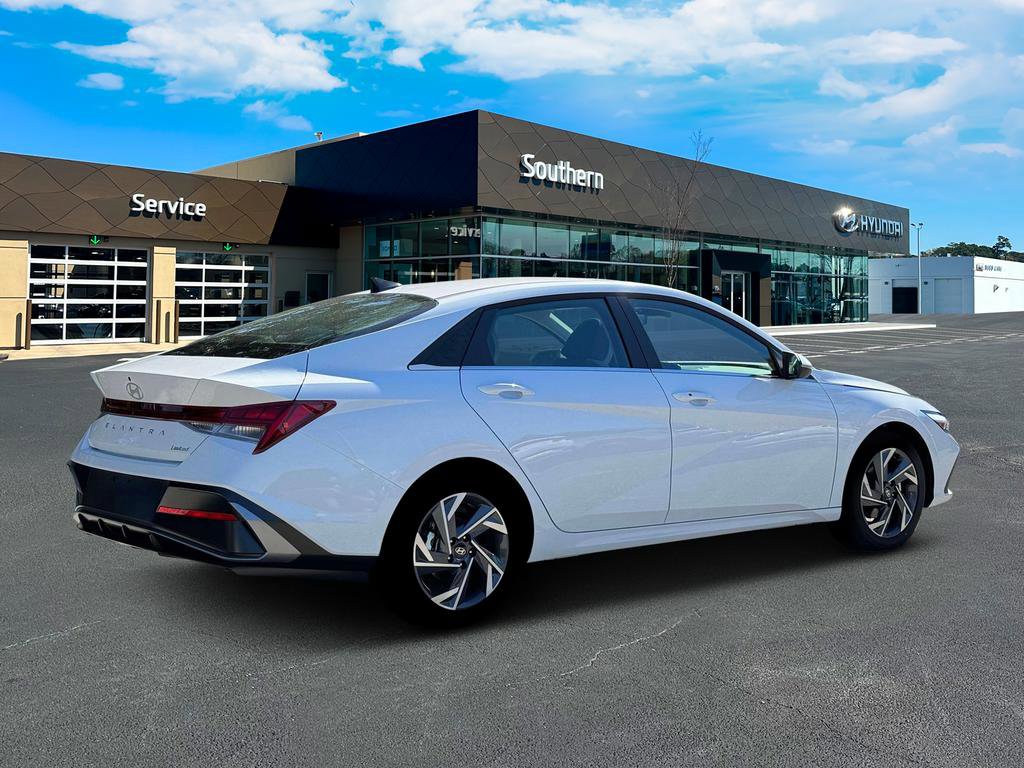 New 2026 Hyundai Elantra Limited image 8