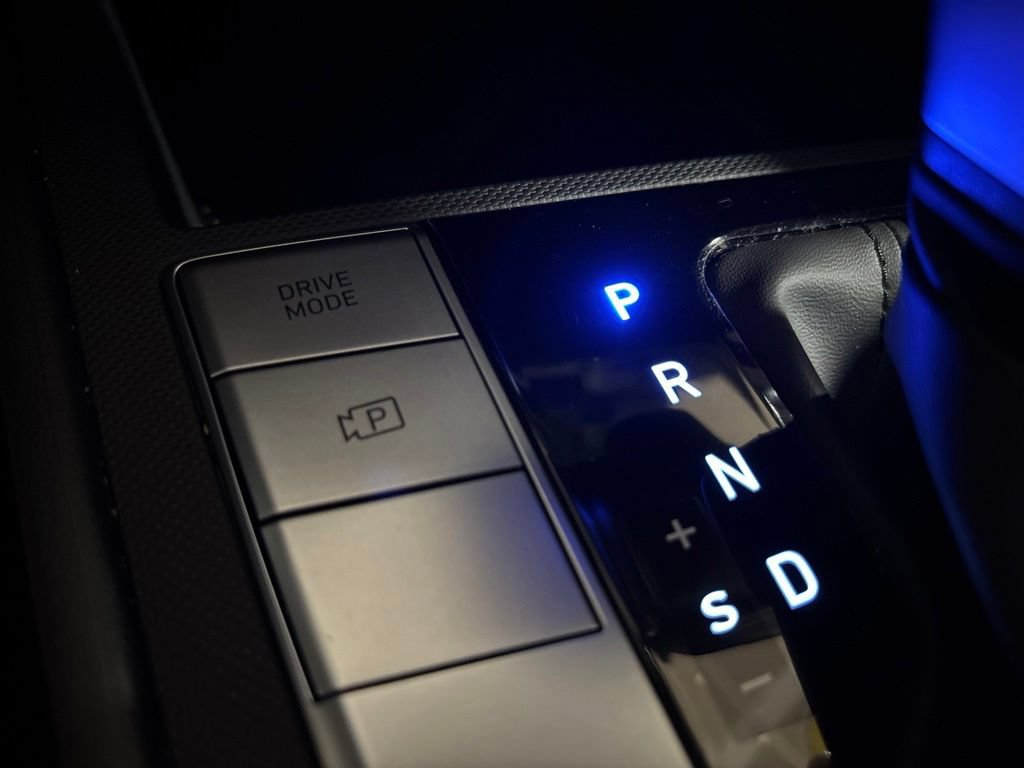 Certified 2025 Hyundai Elantra SE FWD image 23