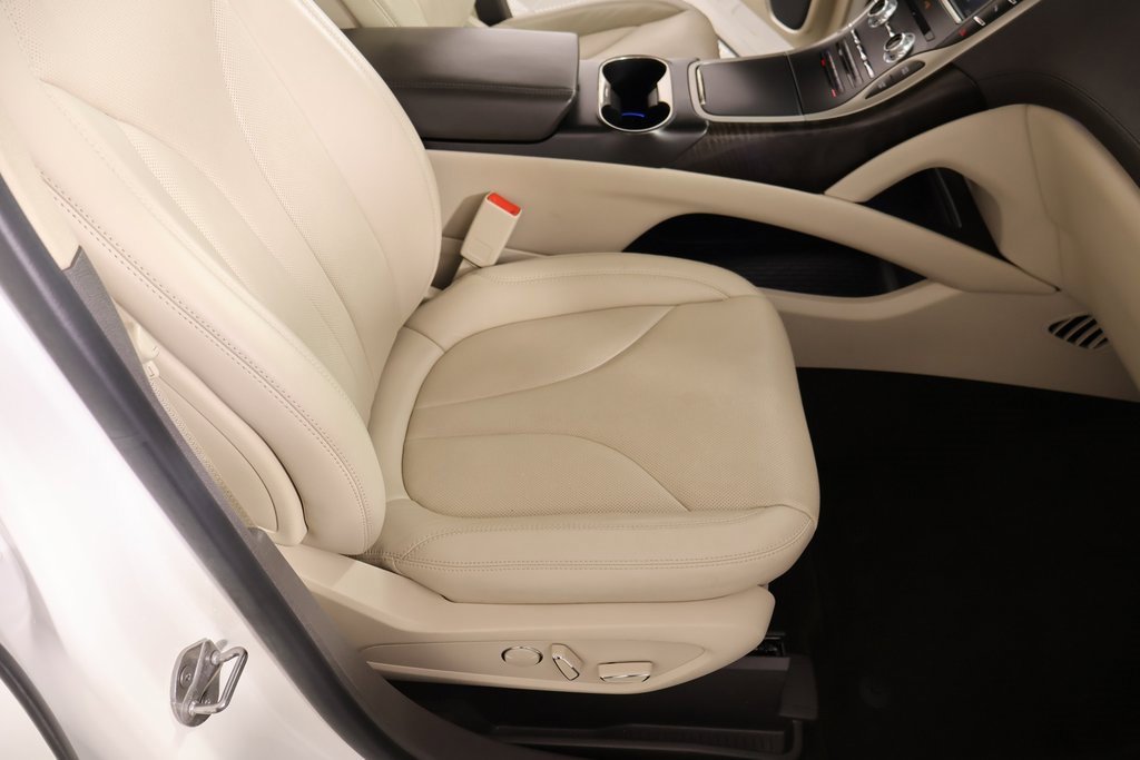 Used 2020 Lincoln Nautilus Reserve w/ Equipment Group 201A image 13