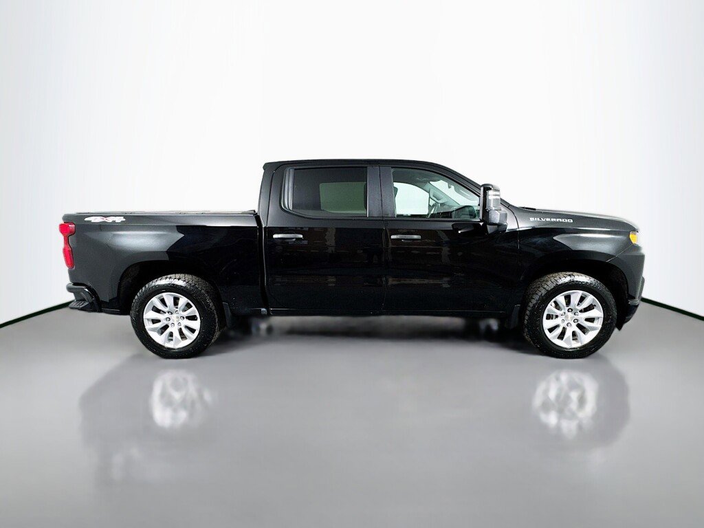 Used 2019 Chevrolet Silverado 1500 Custom w/ Custom Max Trailering Package AWD/4WD image 6