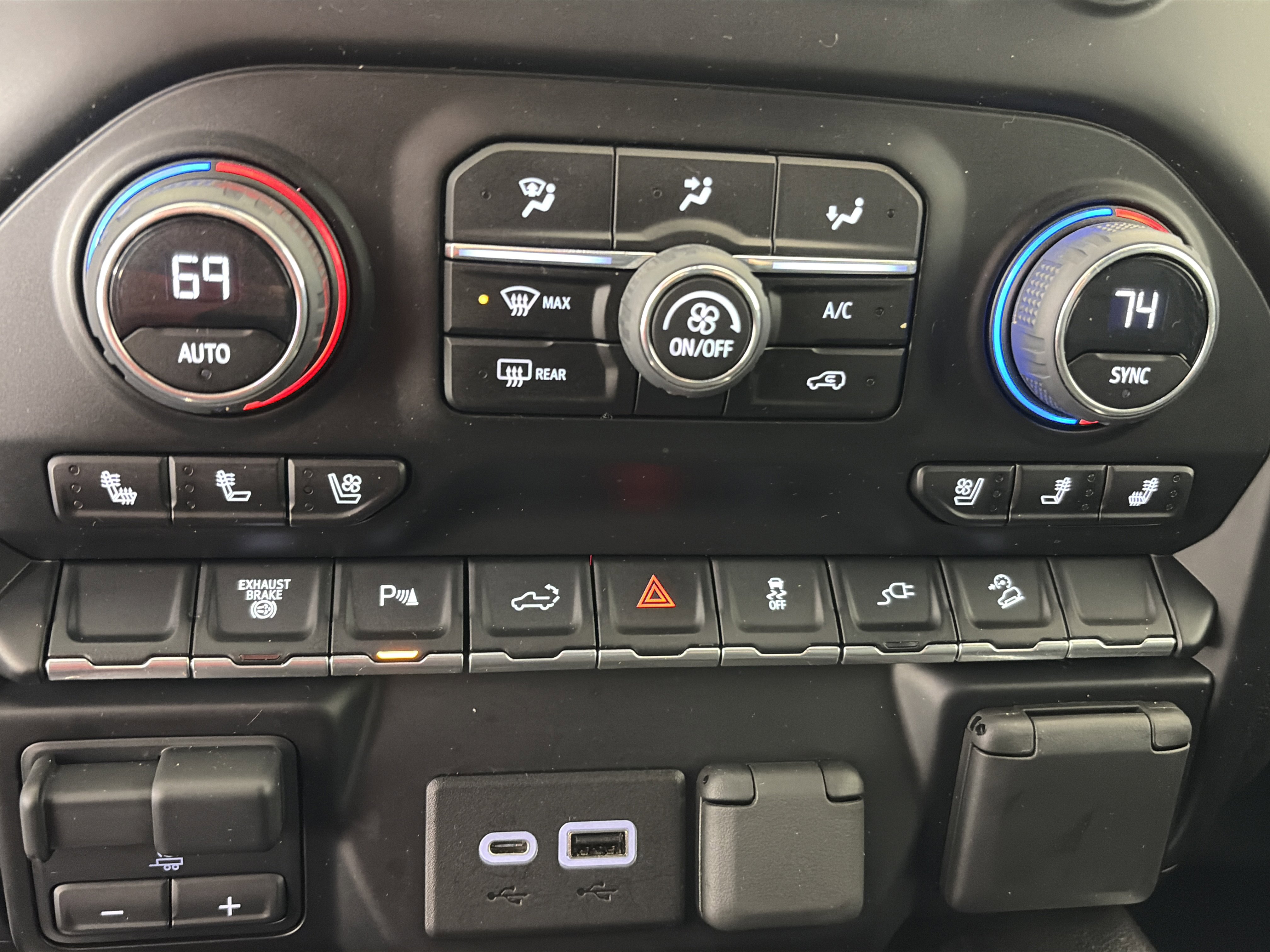 Certified 2023 Chevrolet Silverado 3500 High Country image 31