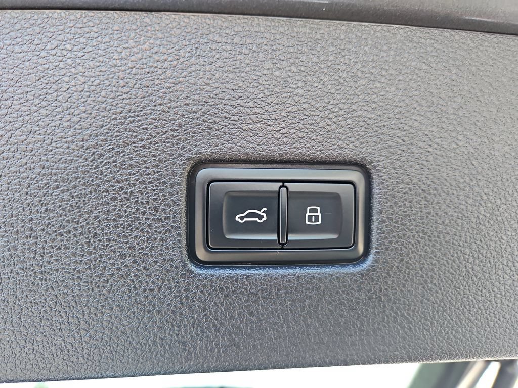 Certified 2025 Audi Q8 Premium Plus AWD/4WD image 25