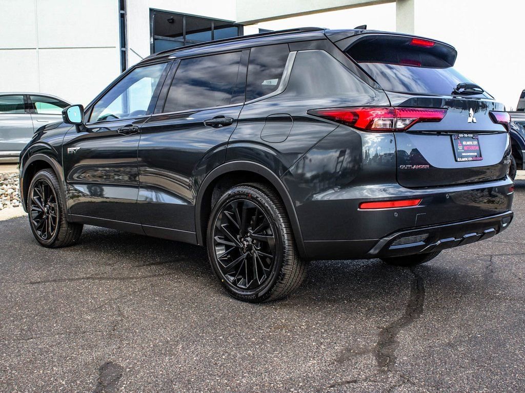 New 2025 Mitsubishi Outlander SEL Black Edition image 4